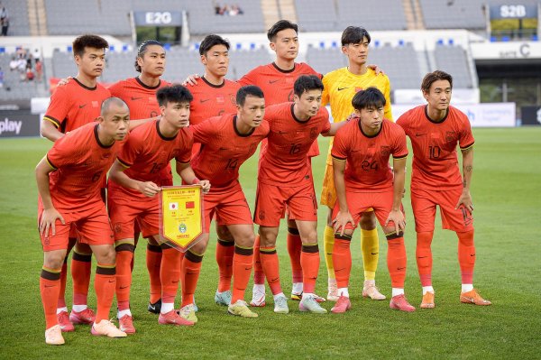 记者：国足新帅候选的出现不能说空穴来风，但多是代理人一厢情愿