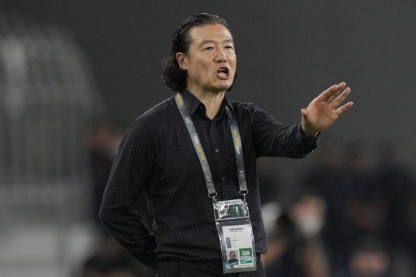 古代足球    报：确实有中间人在向中超个别俱乐部“推销”金判坤